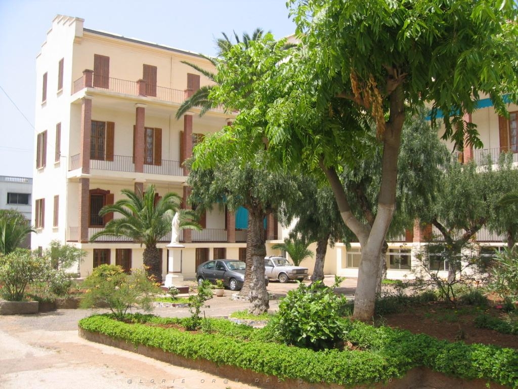 ORAN MAI 2006 C50 LES PETITES SOEURS DES PAUVRES.JPG